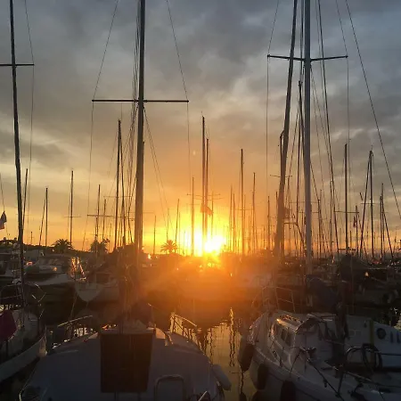Botel Bateau Ile De *